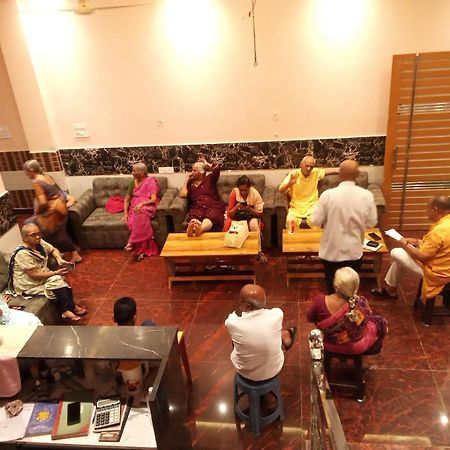 Kaka Guest House Ayodhya Zewnętrze zdjęcie