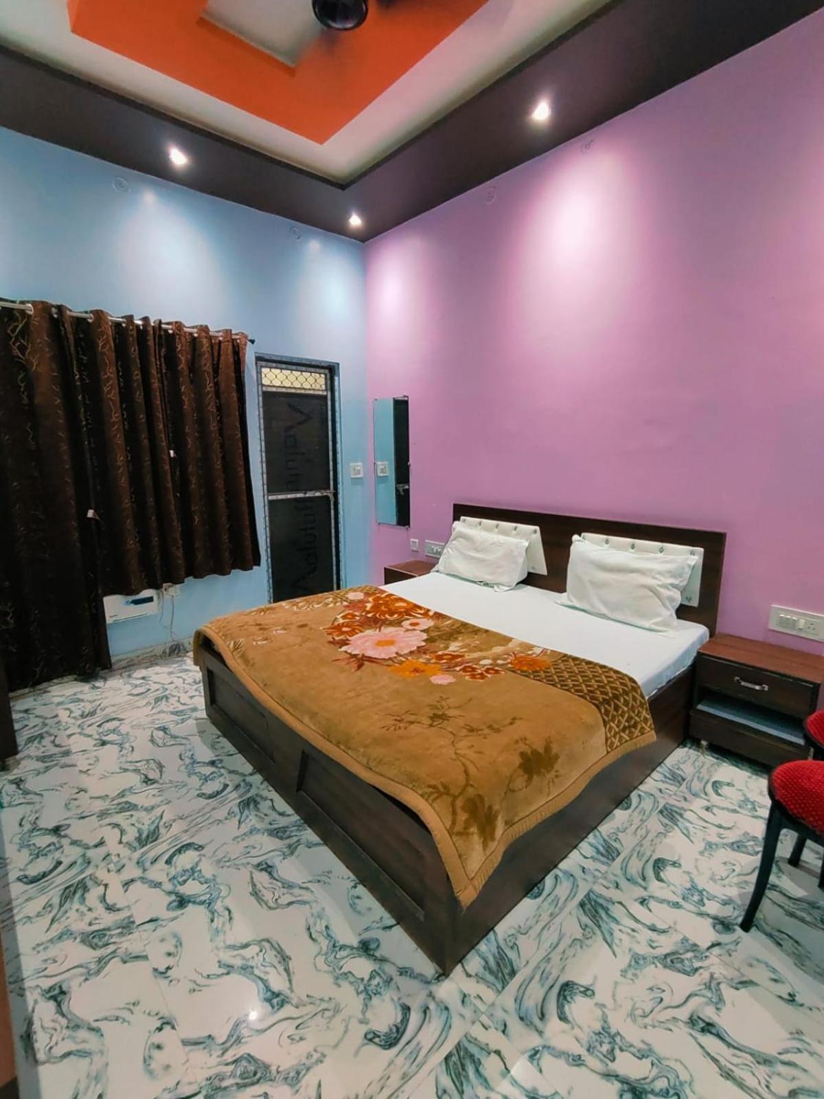 Kaka Guest House Ayodhya Zewnętrze zdjęcie