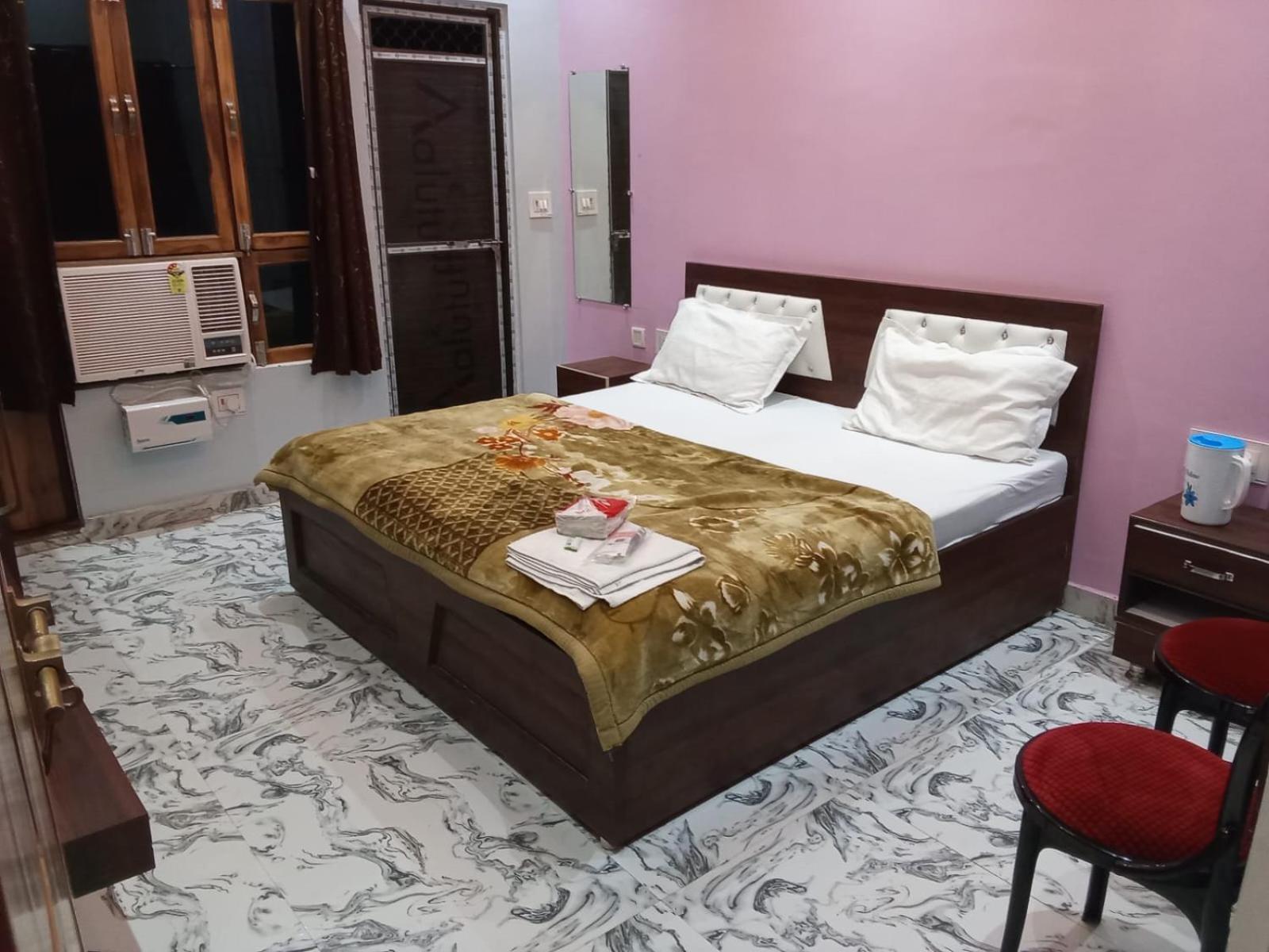 Kaka Guest House Ayodhya Zewnętrze zdjęcie