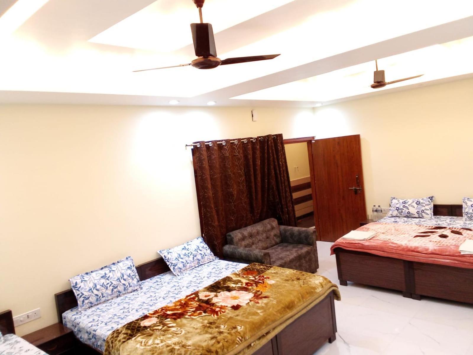 Kaka Guest House Ayodhya Zewnętrze zdjęcie