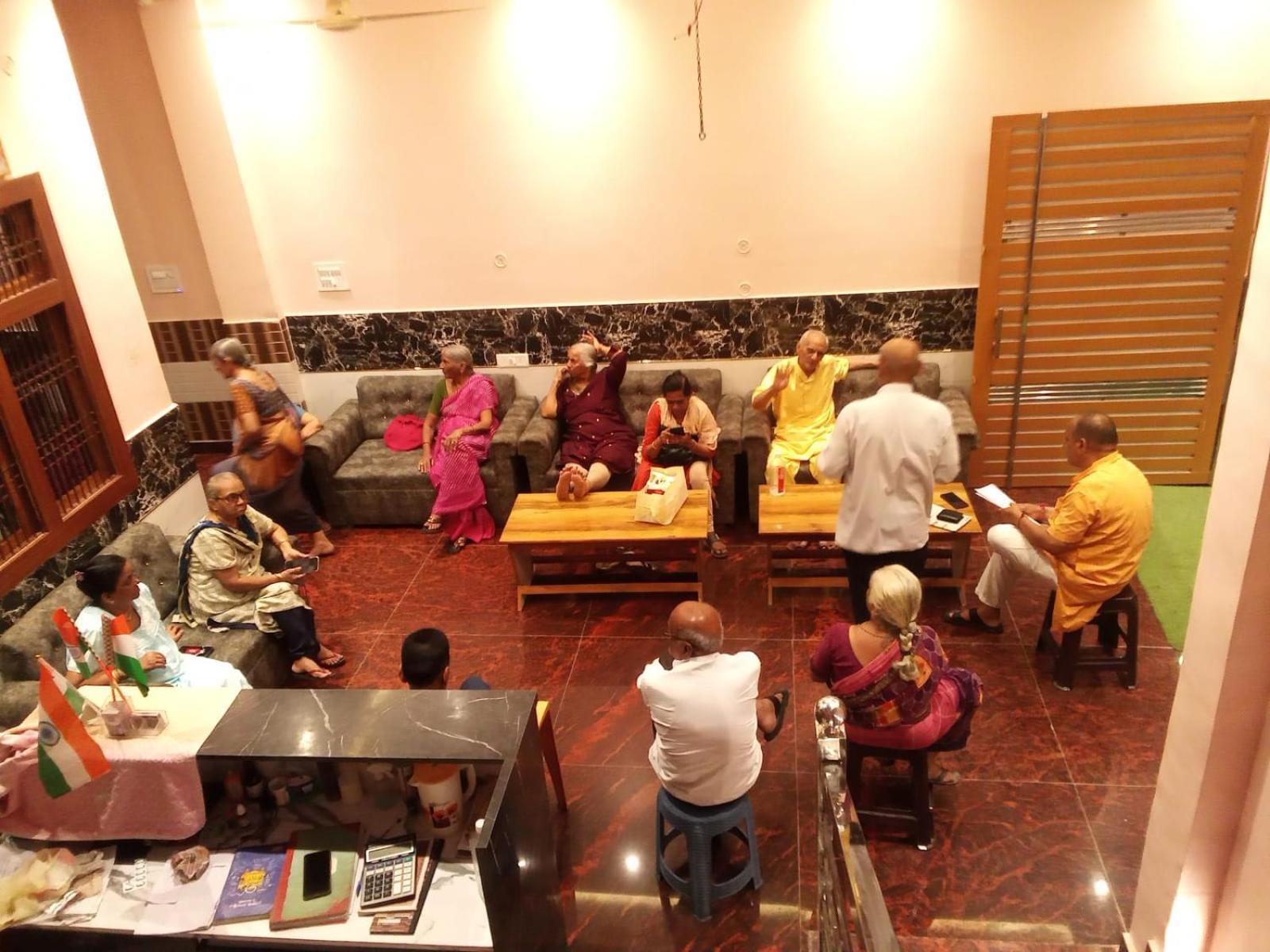 Kaka Guest House Ayodhya Zewnętrze zdjęcie